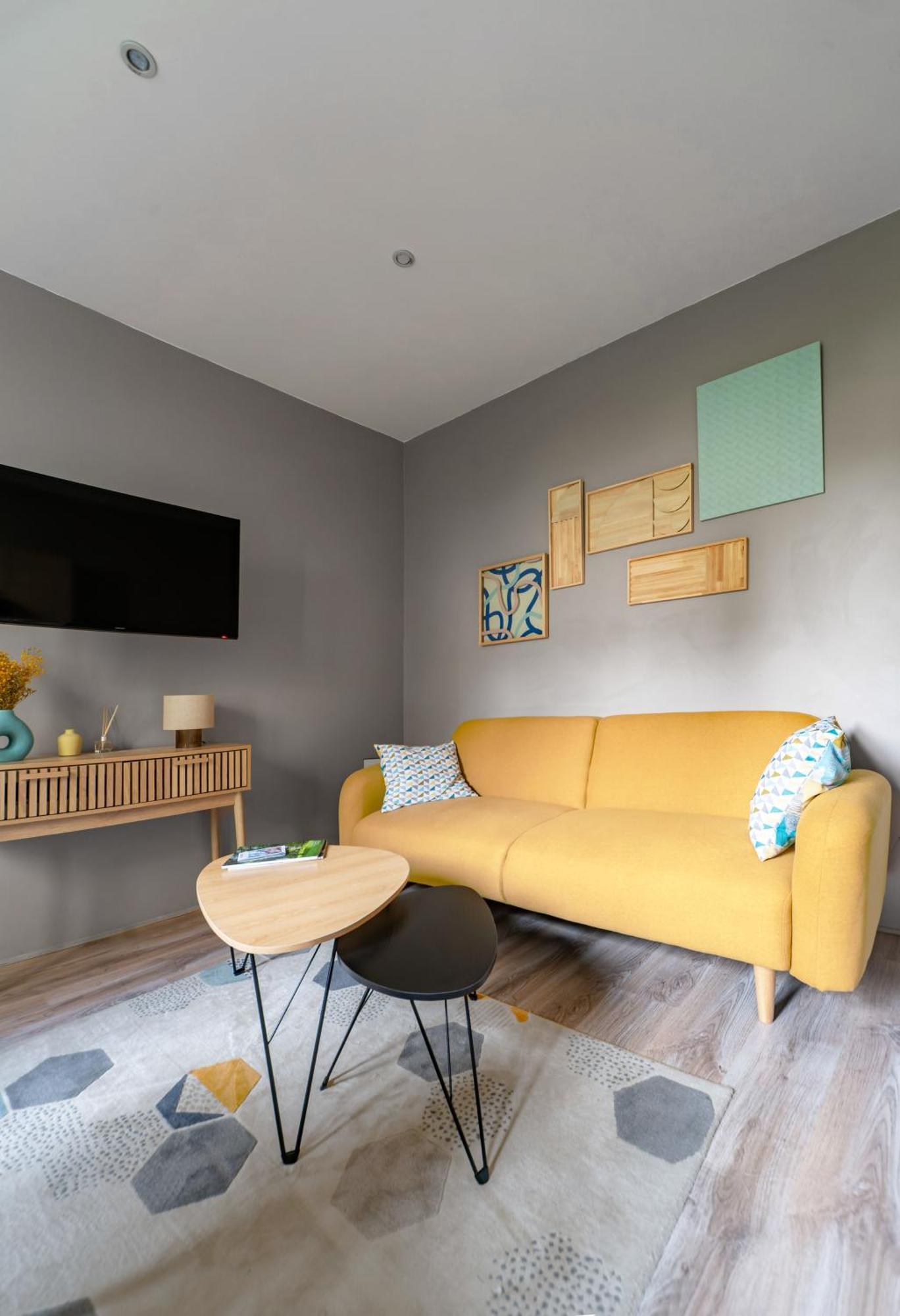 Le Vizier - Appartement Design Avec Parking En Centre Ville Vichy Bagian luar foto