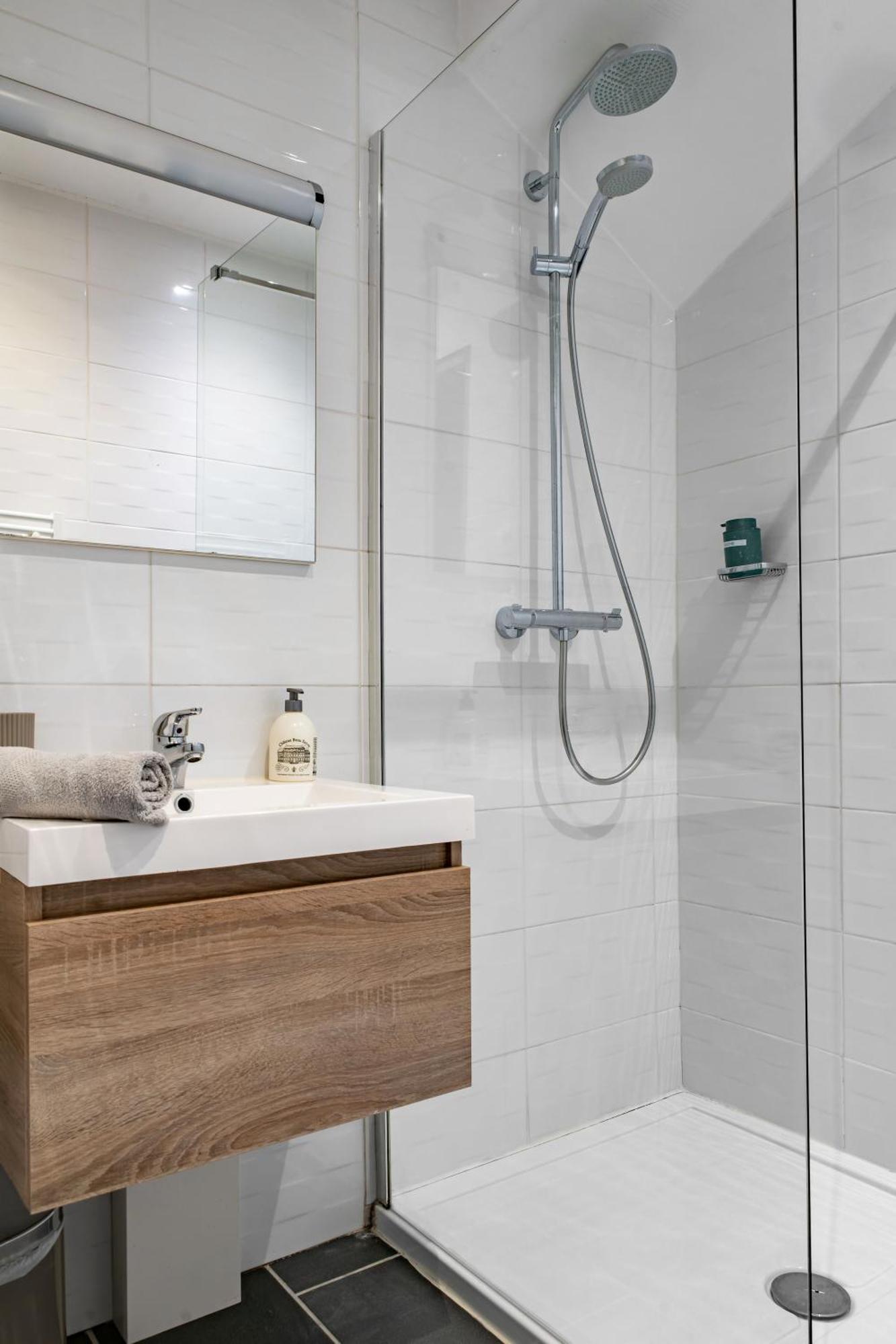Le Vizier - Appartement Design Avec Parking En Centre Ville Vichy Bagian luar foto