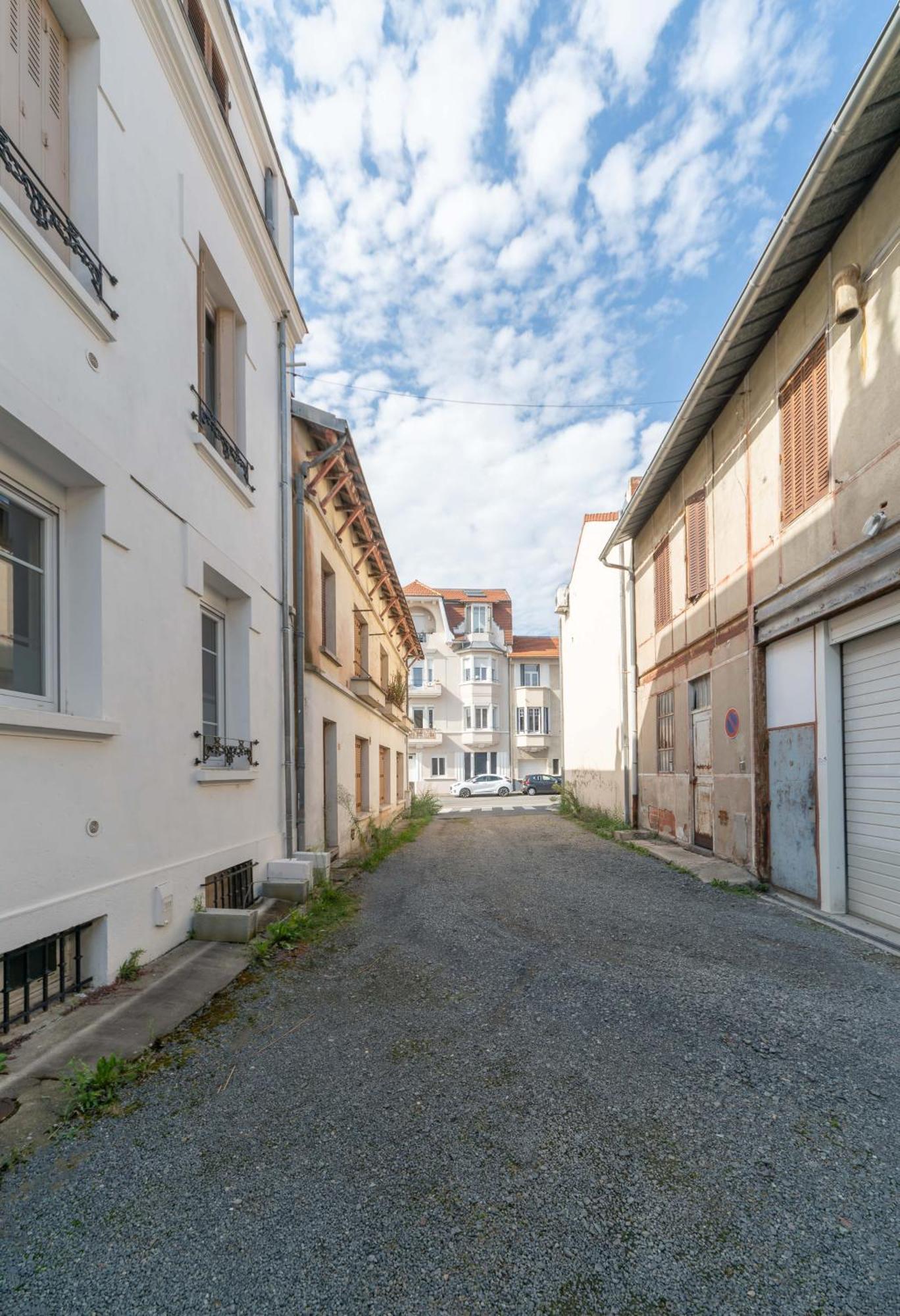 Le Vizier - Appartement Design Avec Parking En Centre Ville Vichy Bagian luar foto