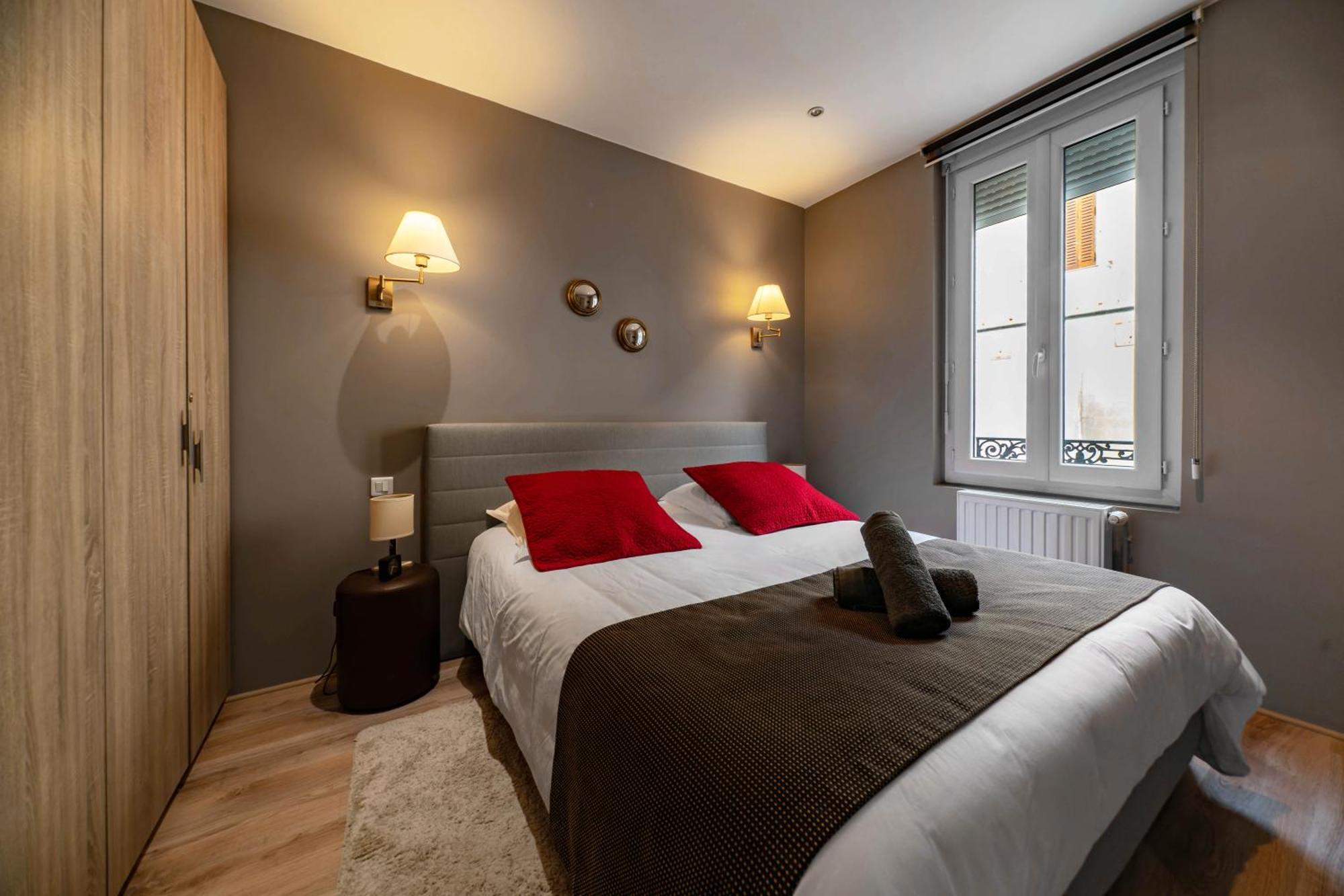 Le Vizier - Appartement Design Avec Parking En Centre Ville Vichy Bagian luar foto