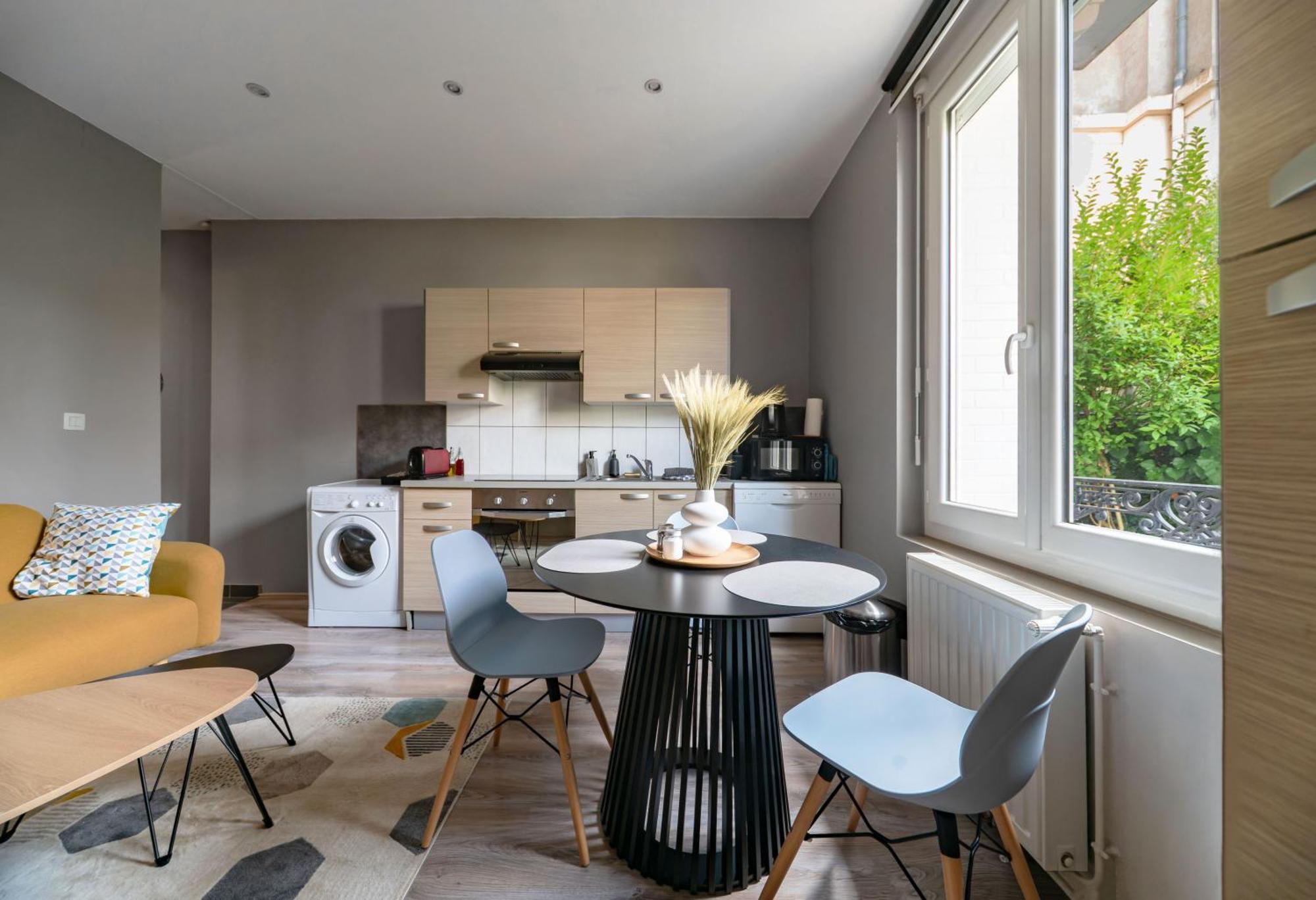 Le Vizier - Appartement Design Avec Parking En Centre Ville Vichy Bagian luar foto